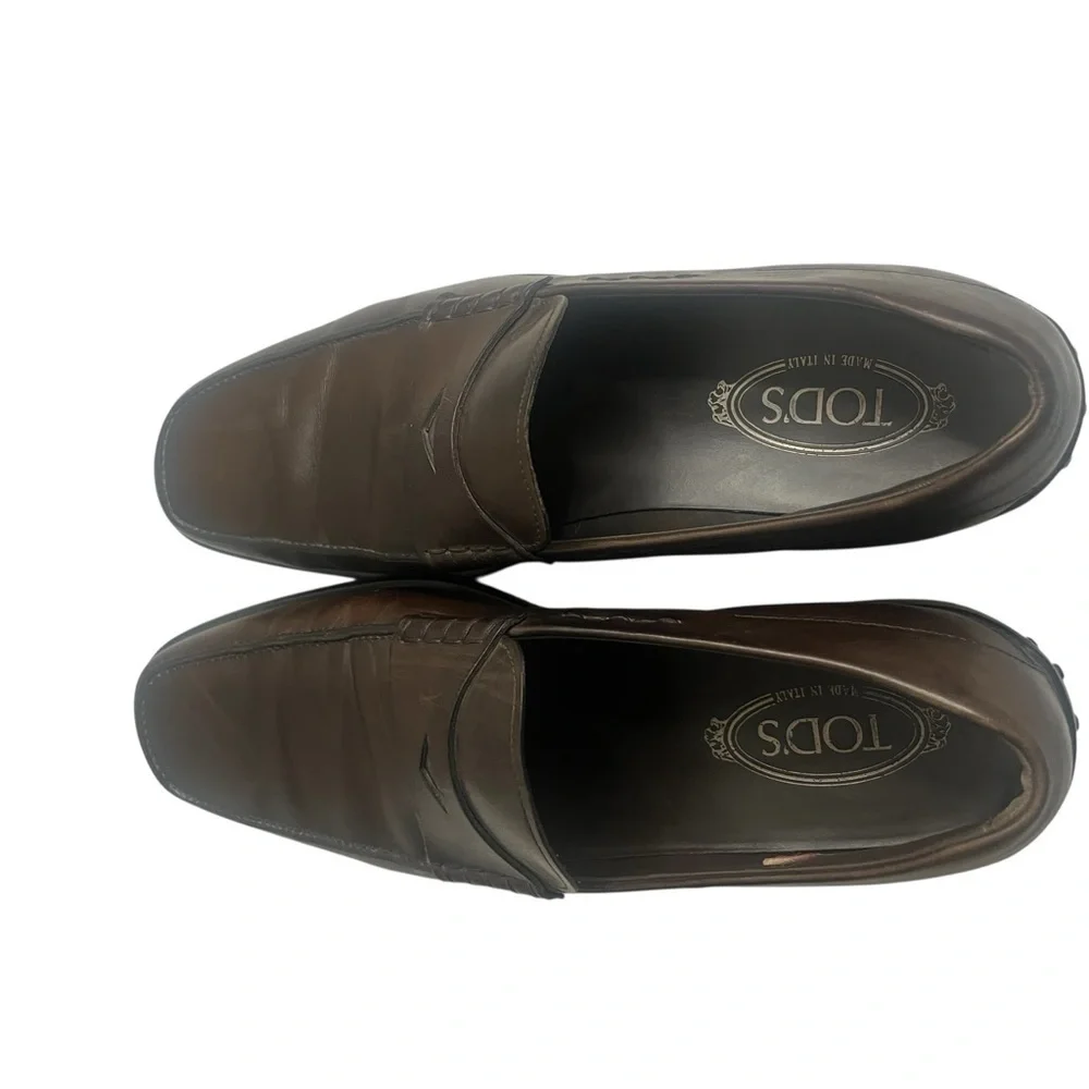 Tod's Men's Dark Brown Leather Slip-Ons, size 9, pre-owned, gently used
